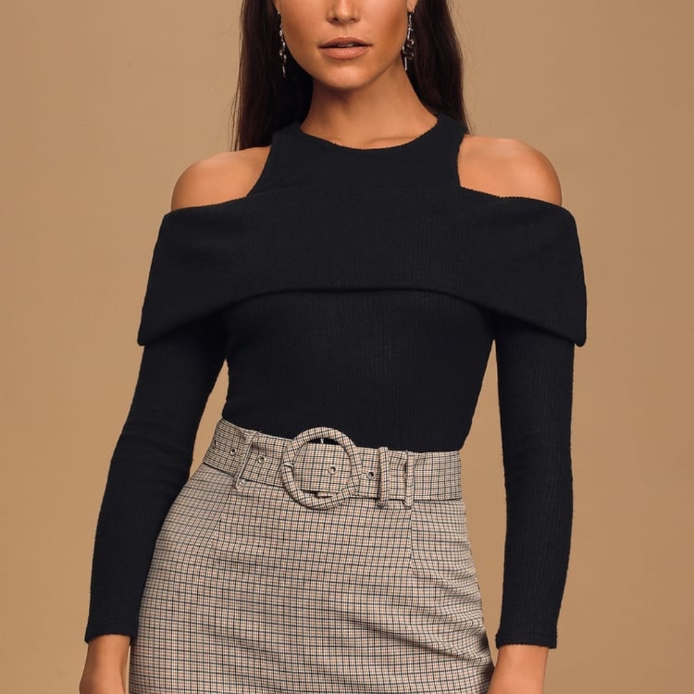 Lulu's Ideal Life Black Ribbed Cold-Shoulder Top, Size M